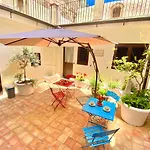 Casa Aurora דירה סירקוזה